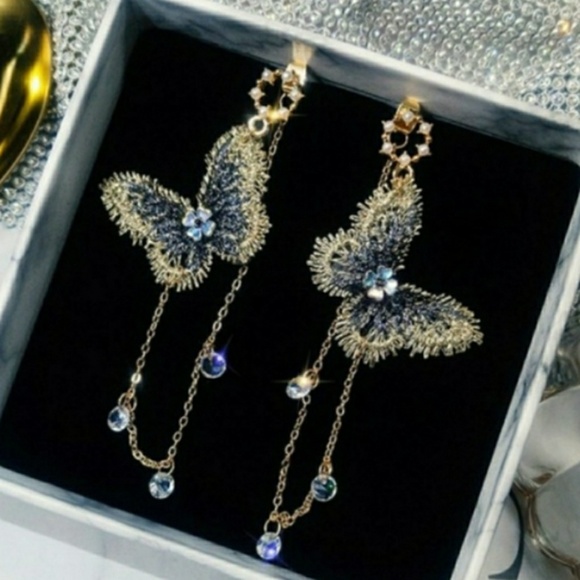 Jewelry - 🎀 Beautiful Butterfly Tassel Earings